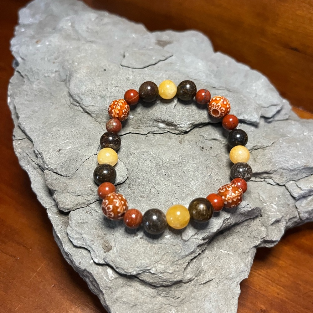 Elegant Beaded Bracelet in Brown and Yellow